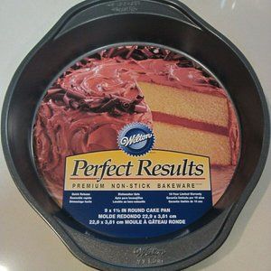 Wilton Perfect Results Premium Non-Stick Bakeware 9 x 1 1/2 inch Round Cake Pan